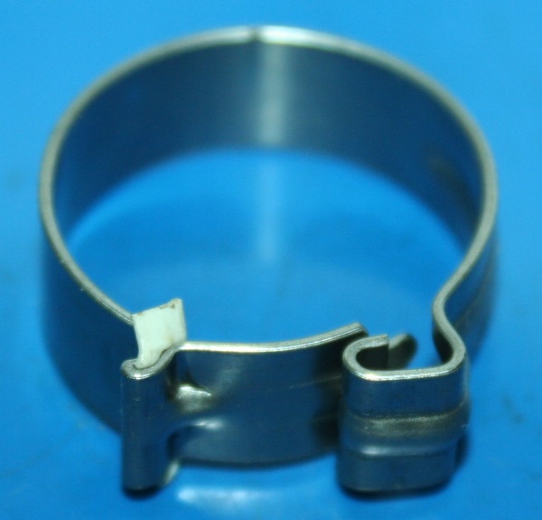 Schelle Ölschlauch F650 17,5x8,6