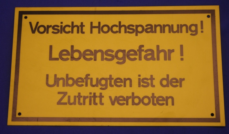 Hinweisschild Vorsicht Hochspannung ca. 25x15cm gelb gelocht