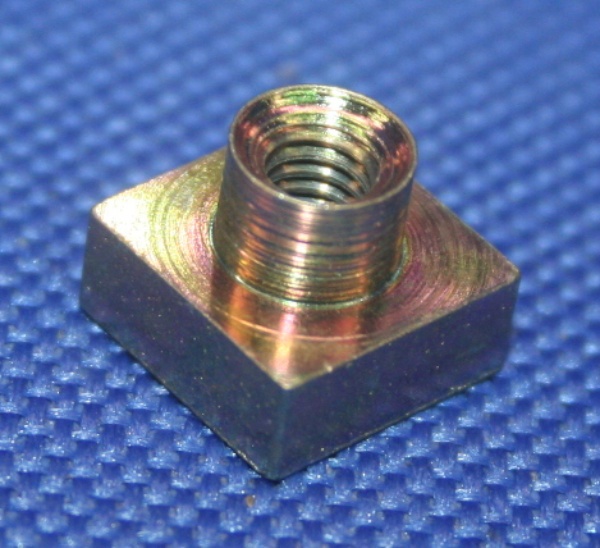 Mutter Lampenhalter K100 Basis