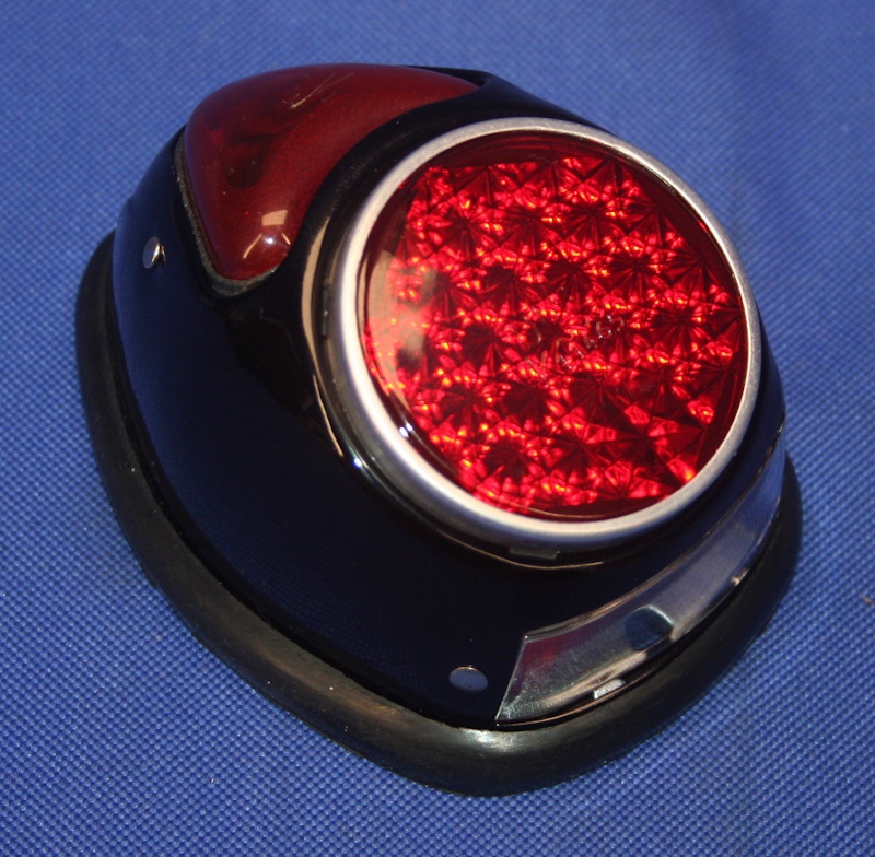 R&uuml;cklicht R25/3 51/3-67/3 Eber schwarz mit Bremslicht