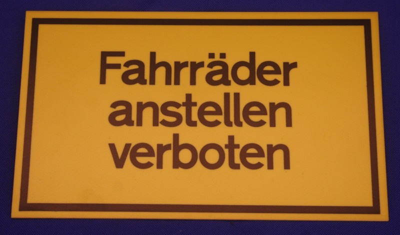 Hinweisschild Fahrr&auml;der anstellen verboten ca. 25x15 cm gelb