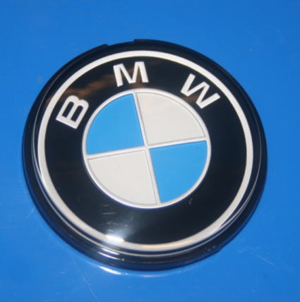Plakette 41mm BMW am Integralkoffer +R4