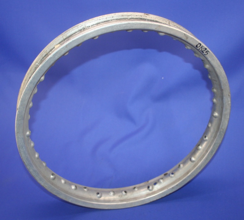 Felge /5- 1.85x18 Alu hinten GEBRAUCHT! zum &uuml;berarbeiten