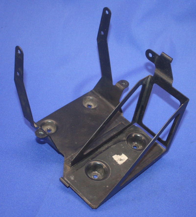 Batteriehalter R1100 R1150GS 7/96- f.Seilzugverst. GEBRAUCHT