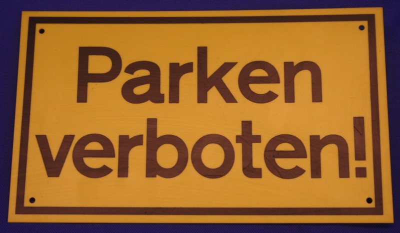 Hinweisschild Parken verboten ! gelb ca. 25x15 cm gelocht