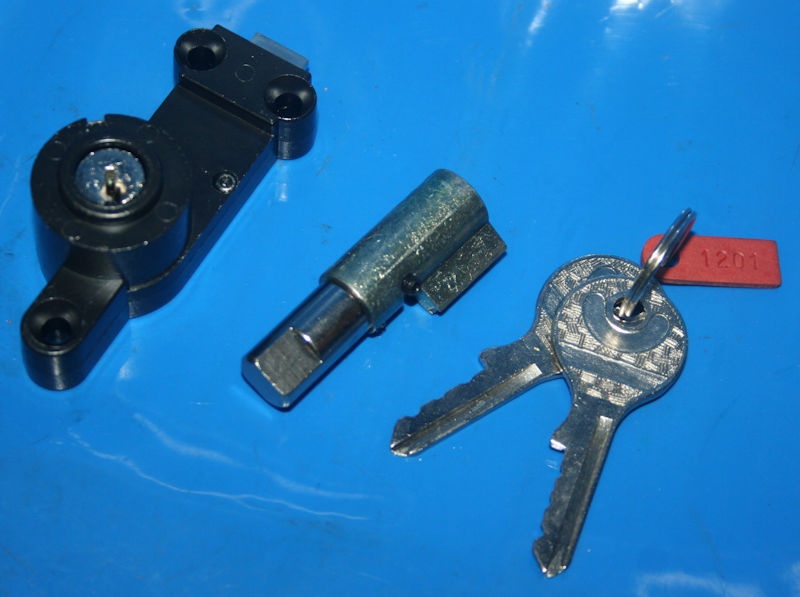 serratura serbatoio e blocca sterzo con lo stesso chiave