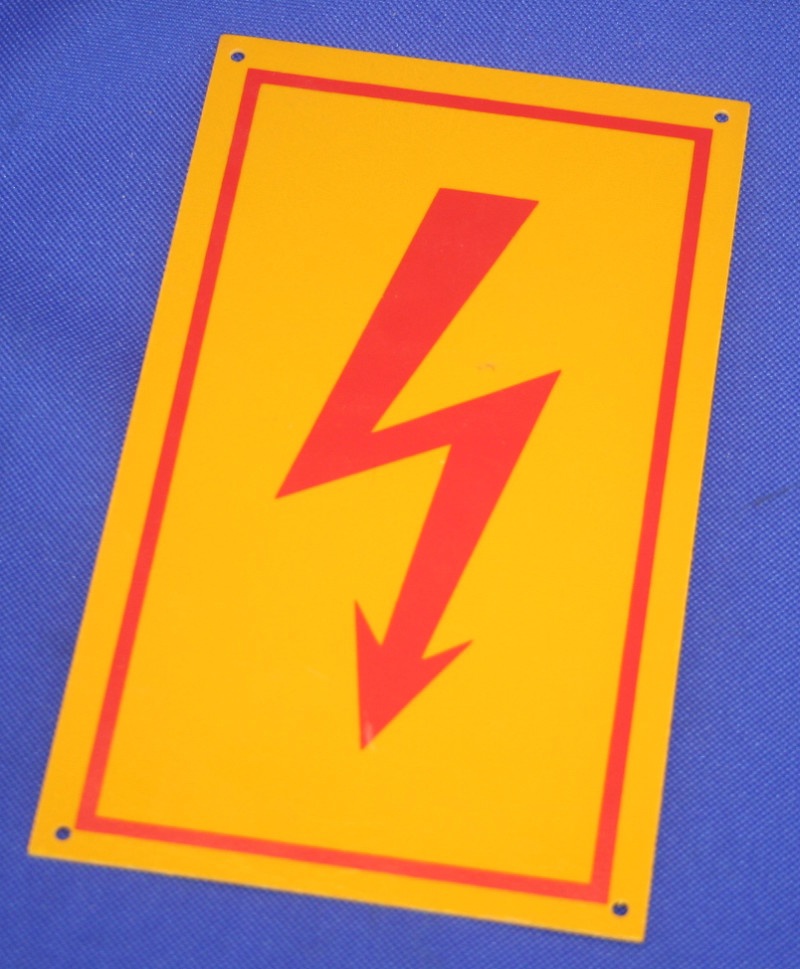 Hinweisschild Hochspannungs BLITZ ca. 12x20cm gelb gelocht